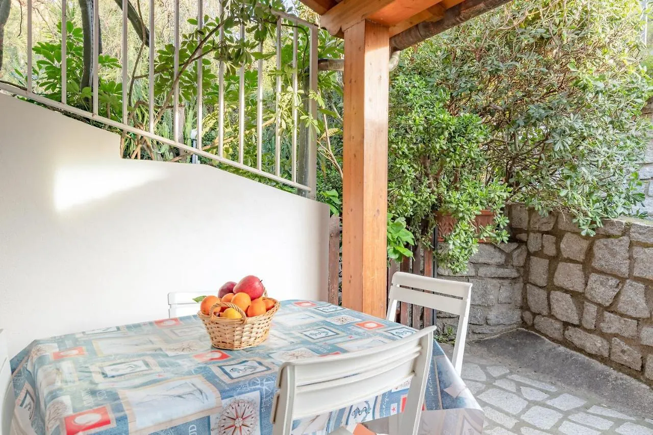 Simona Giardino Apartamento Fetovaia Itália